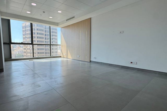 Office for rent in Dekwaneh!