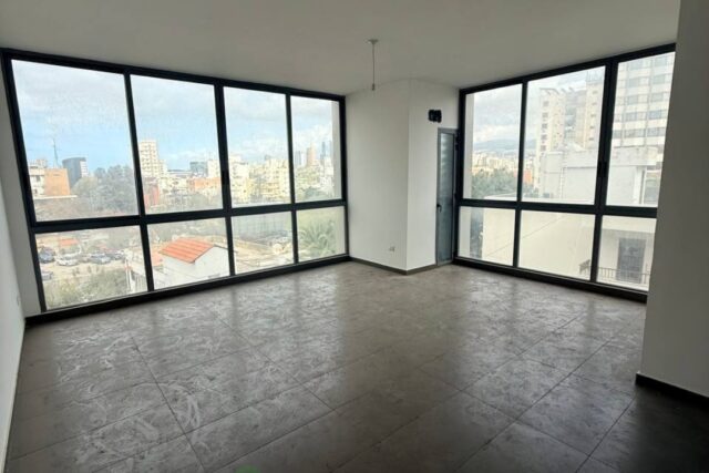 Office for rent in Ain El Remmaneh!