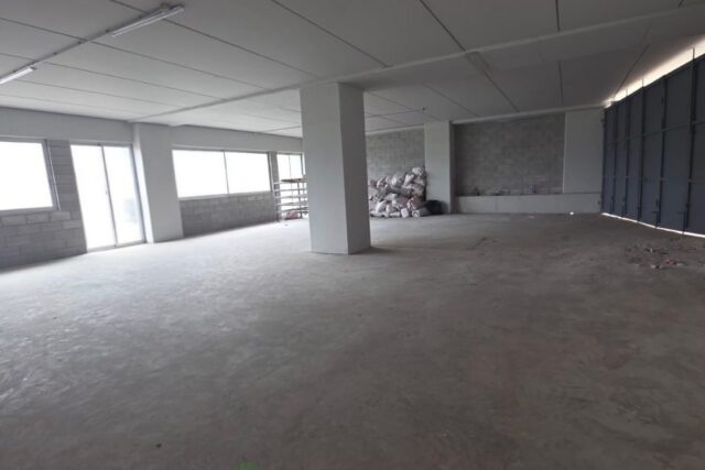 Warehouse for rent in Mazraat Yachouh!