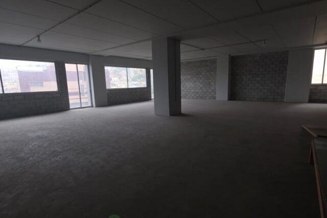 Warehouse for rent in Mazraat Yachouh!